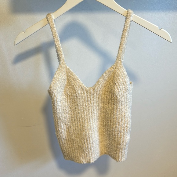 Altar’d state knit lounge top. - Picture 1 of 5